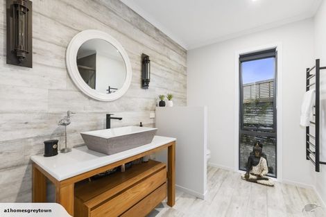 Photo of property in 1 Sam Meads Way, Greytown, 5712