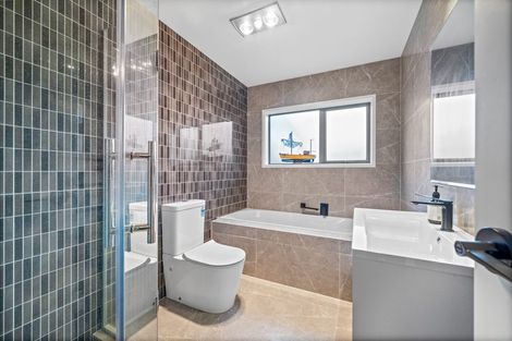 Photo of property in 4 Raoriki Road, Pukekohe, 2120