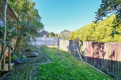 Photo of property in 2/26 Sikkim Crescent, Clover Park, Auckland, 2019