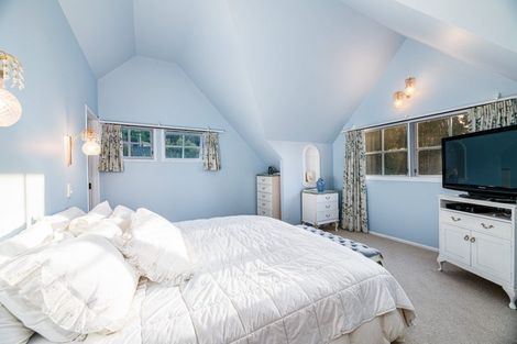 Photo of property in 32 Deane Avenue, Titirangi, Auckland, 0604