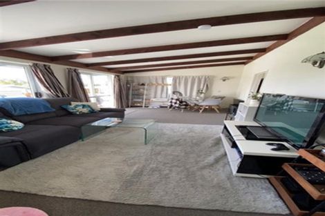 Photo of property in 48 Shakespear Road, Army Bay, Whangaparaoa, 0930