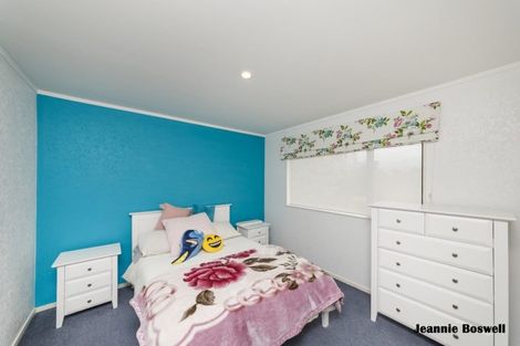 Photo of property in 20 Aspen Way, Kelvin Grove, Palmerston North, 4414