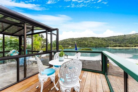 Photo of property in 8 Waiwera Road, Waiwera, Orewa, 0994