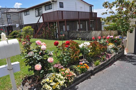 Photo of property in 5 Ngatira Place, Snells Beach, 0920