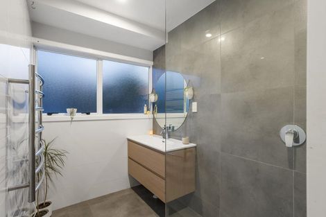 Photo of property in 93 Taylor Road, Mangere Bridge, Auckland, 2022