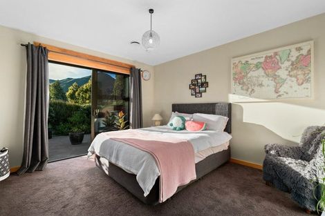 Photo of property in 22 Grayburn Lane, Albert Town, Wanaka, 9382