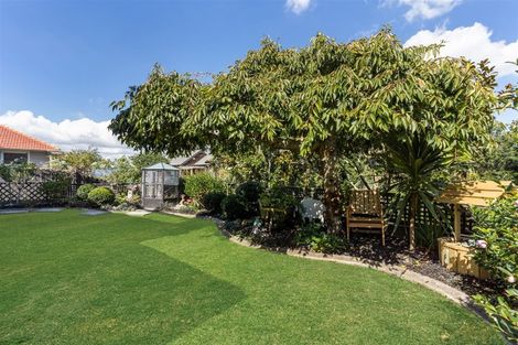 Photo of property in 43 Cockle Bay Road, Cockle Bay, Auckland, 2014