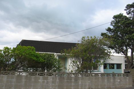 Photo of property in 21 Ferry Street, Seatoun, Wellington, 6022