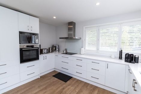 Photo of property in 92 Silverstream Road, Crofton Downs, Wellington, 6035