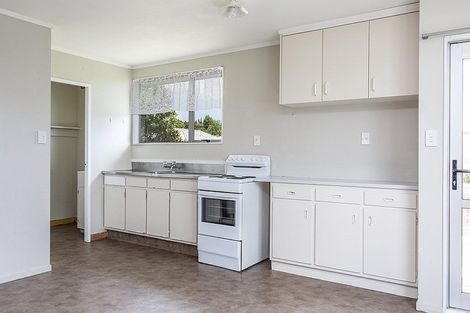 Photo of property in 2/14 Te Moau Avenue, Parakai, 0830