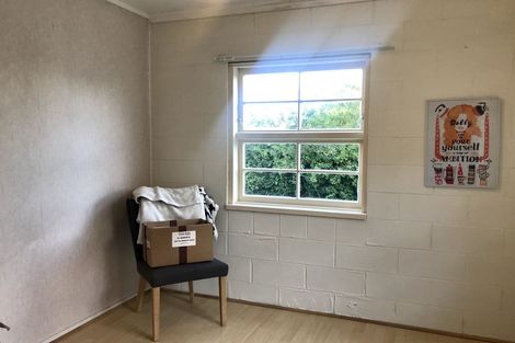 Photo of property in 9 Chelsea View Drive, Chatswood, Auckland, 0626