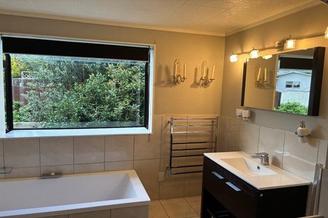 Photo of property in 18 Rush Place, Havelock North, 4130