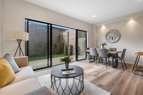 Photo of property in 6/200 Sunnynook Road, Totara Vale, Auckland, 0627