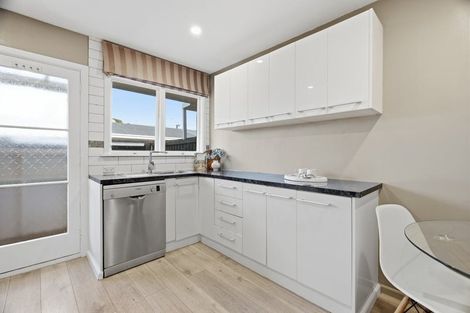 Photo of property in 3/7a Curletts Road, Sockburn, Christchurch, 8042