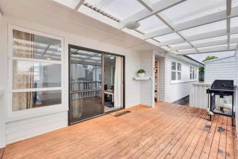 Photo of property in 20 Riserra Drive, Ranui, Auckland, 0612