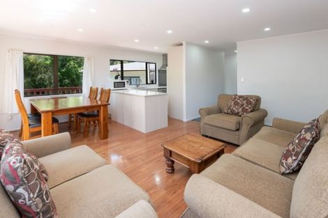 Photo of property in 39a Evelyn Road, Cockle Bay, Auckland, 2014