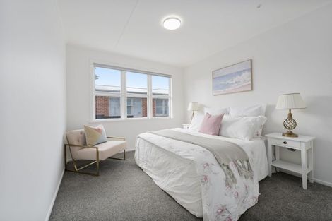 Photo of property in 33 Longburn Road, Henderson, Auckland, 0610