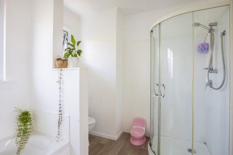 Photo of property in 42 Doralto Road, Frankleigh Park, New Plymouth, 4310