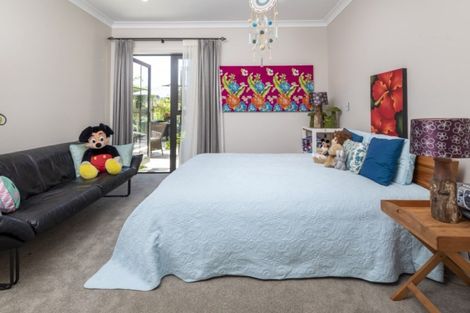 Photo of property in 32 Brownhill Road, Whitford, Manurewa, 2576