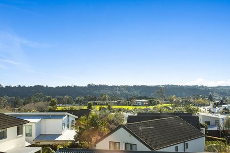 Photo of property in 4/64 Schnapper Rock Road, Schnapper Rock, Auckland, 0632
