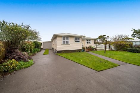 Photo of property in 76 Blake Street, Waitara, 4320