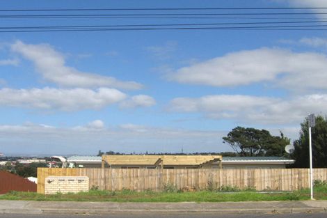 Photo of property in 1/62 Manuka Road, Glenfield, Auckland, 0629