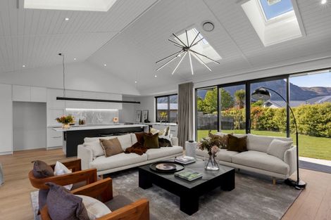 Photo of property in 9 Morepork Way, Arthurs Point, Queenstown, 9371