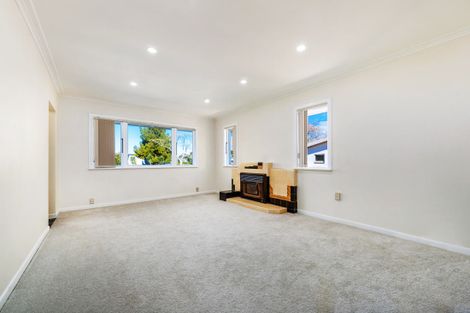 Photo of property in 11 Martin Road, Manurewa, Auckland, 2102