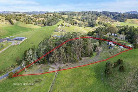 Photo of property in 307 Whananaki North Road, Opuawhanga, Hikurangi, 0181