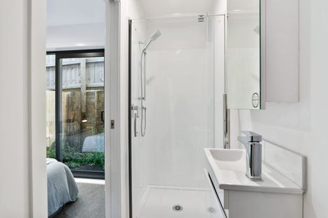 Photo of property in 3 Meg Lane, Glen Eden, 0602