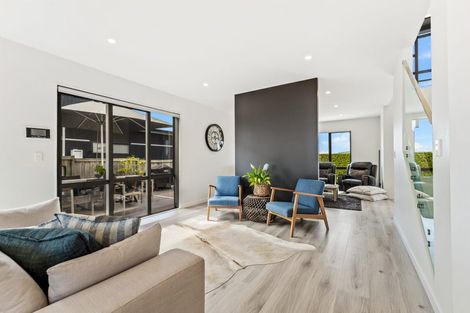 Photo of property in 36 Resolution Drive, Gulf Harbour, Whangaparaoa, 0930