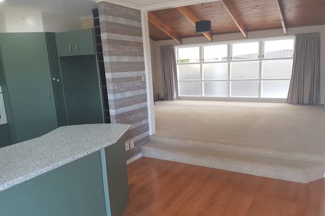 Photo of property in 8 Peter Terrace, Castor Bay, Auckland, 0620