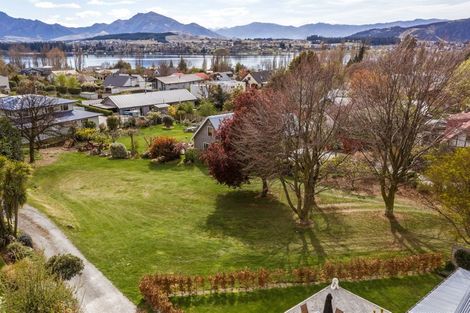 Photo of property in 18 Heuchan Lane, Wanaka, 9305