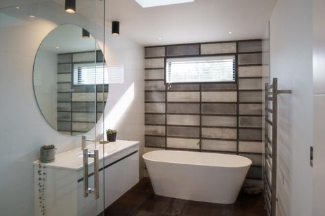 Photo of property in 9 Matipo Street, Wanaka, 9305