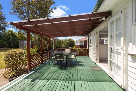 Photo of property in 38 Chatsworth Crescent, Pakuranga Heights, Auckland, 2010