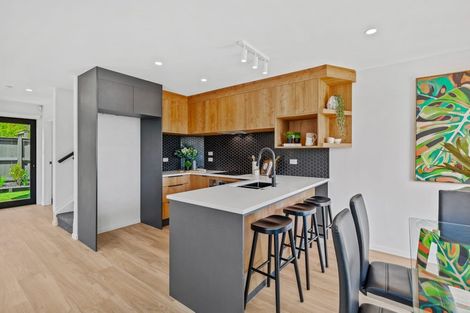 Photo of property in 4/13 Fairdale Place, Birkdale, Auckland, 0626