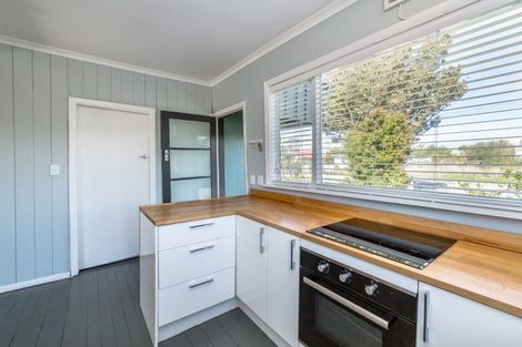 Photo of property in 15 Woodward Street East, Featherston, 5710