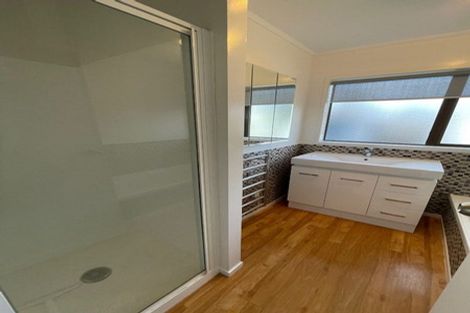 Photo of property in 15 Lyren Place, Half Moon Bay, Auckland, 2012