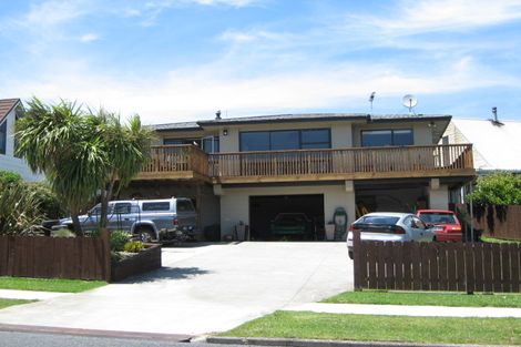 Photo of property in 66 Torkar Road, Clarks Beach, 2122