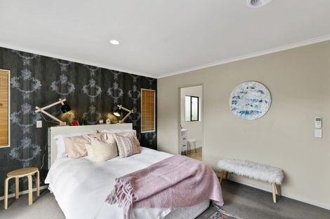 Photo of property in 19 Erlestoke Crescent, Churton Park, Wellington, 6037