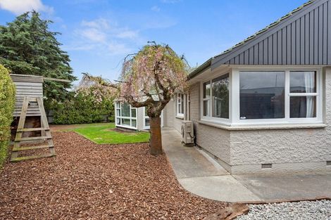 Photo of property in 2 Clipper Place, Redwood, Christchurch, 8051
