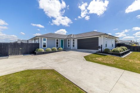 Photo of property in 28 George Street, Bulls, 4818