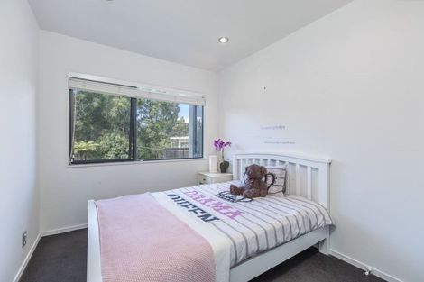 Photo of property in 6/12 Wernham Place, Northcote, Auckland, 0626