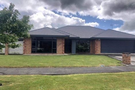 Photo of property in 14 Cleveland Heights, Kelvin Grove, Palmerston North, 4414
