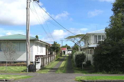 Photo of property in 584 Te Atatu Road, Te Atatu Peninsula, Auckland, 0610