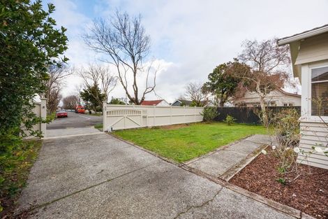 Photo of property in 14 Rangitane Street, Palmerston North, 4414