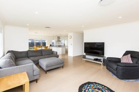 Photo of property in 15 Filmer Crescent, Wallaceville, Upper Hutt, 5018