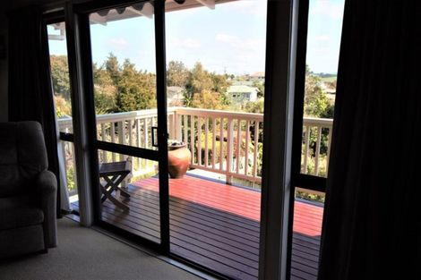 Photo of property in 5a Rangimaarie Crescent, Snells Beach, 0920
