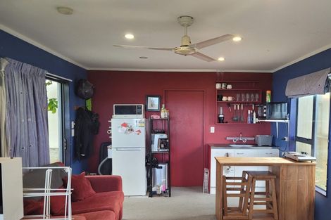 Photo of property in 8 Bury Grove, Strathmore Park, Wellington, 6022