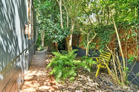 Photo of property in 30 Scenic Drive, Hillpark, Auckland, 2102